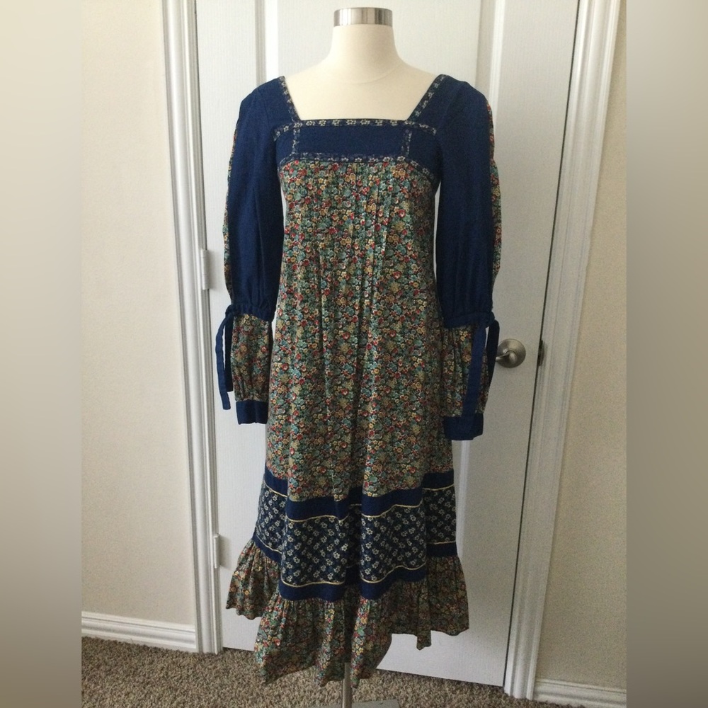 Vintage 1970s Gunne Sax Dress Navy + Calico Floral Sz XS